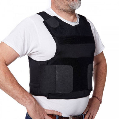 Man wearing the Blade Runner Lightweight Stabproof / Bulletproof Vest – Threat Level II